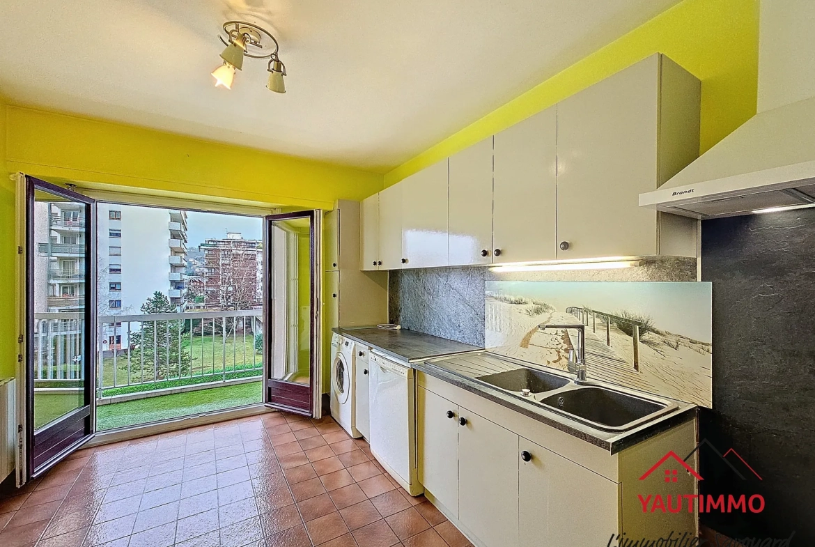 Appartement T3 spacieux de 78 m² avec balcons, parking et cave à Annemasse 
