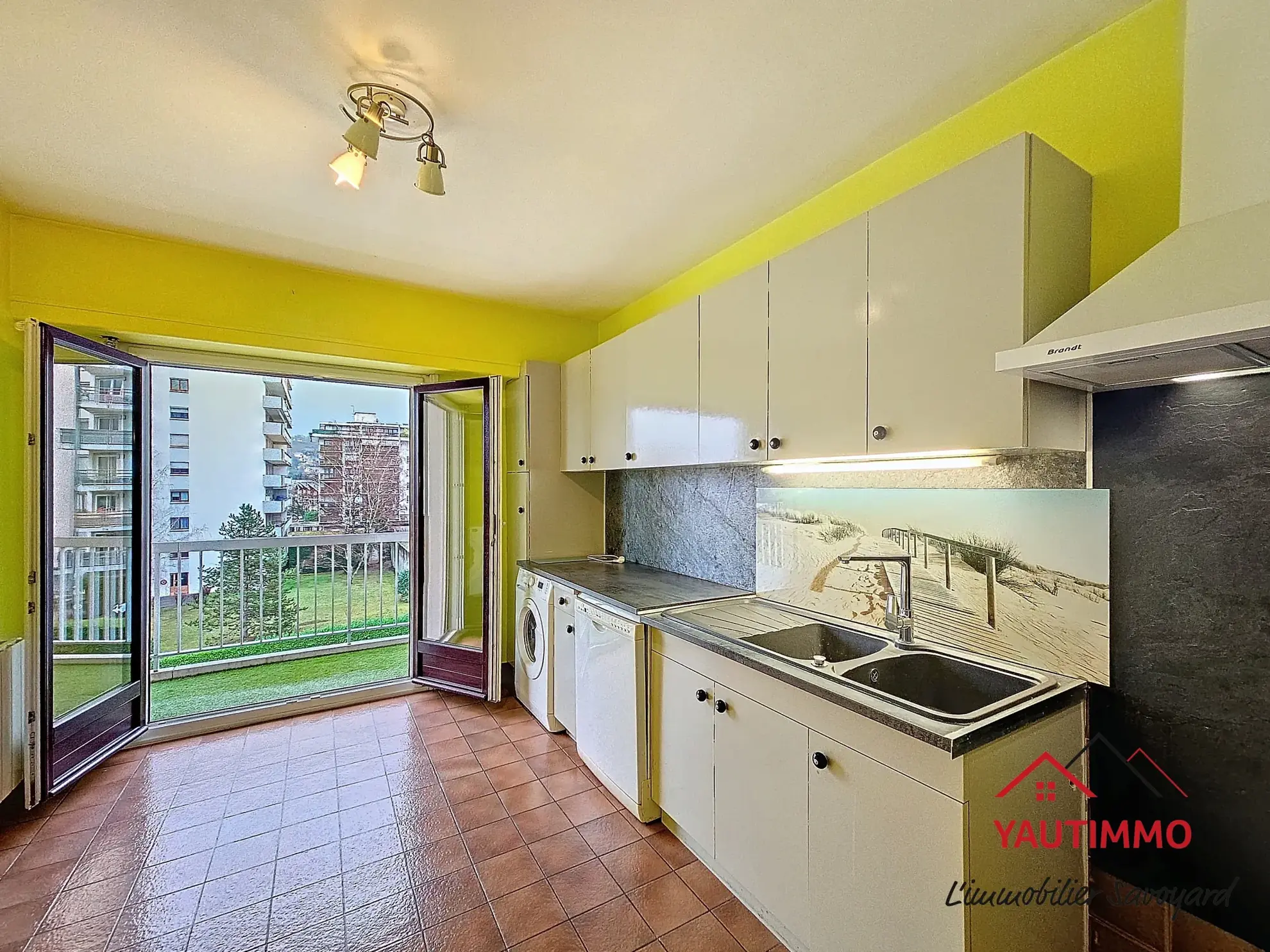 Appartement T3 spacieux de 78 m² avec balcons, parking et cave à Annemasse 