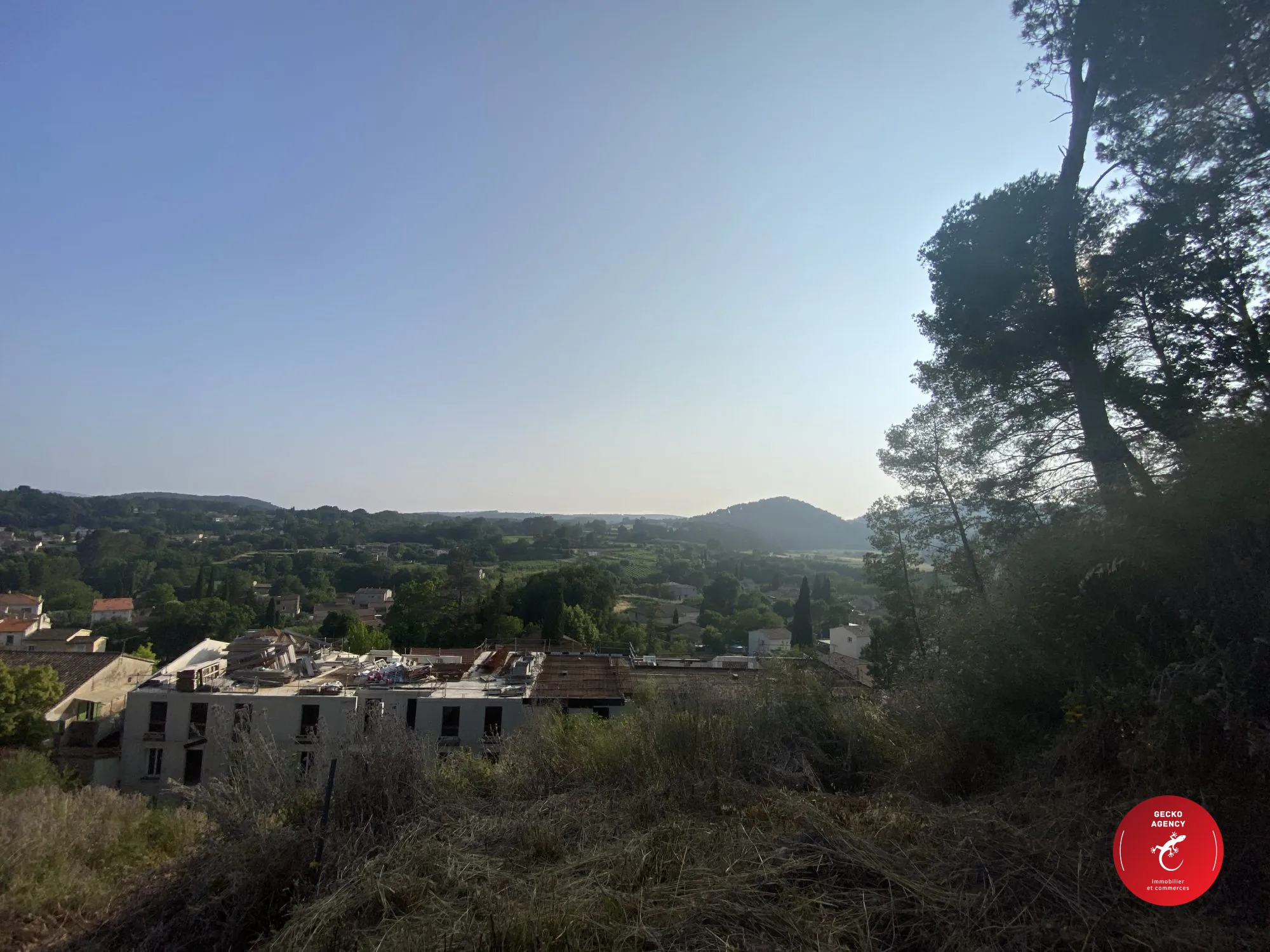Terrain constructible avec permis de construire à La Motte - 854 m² 