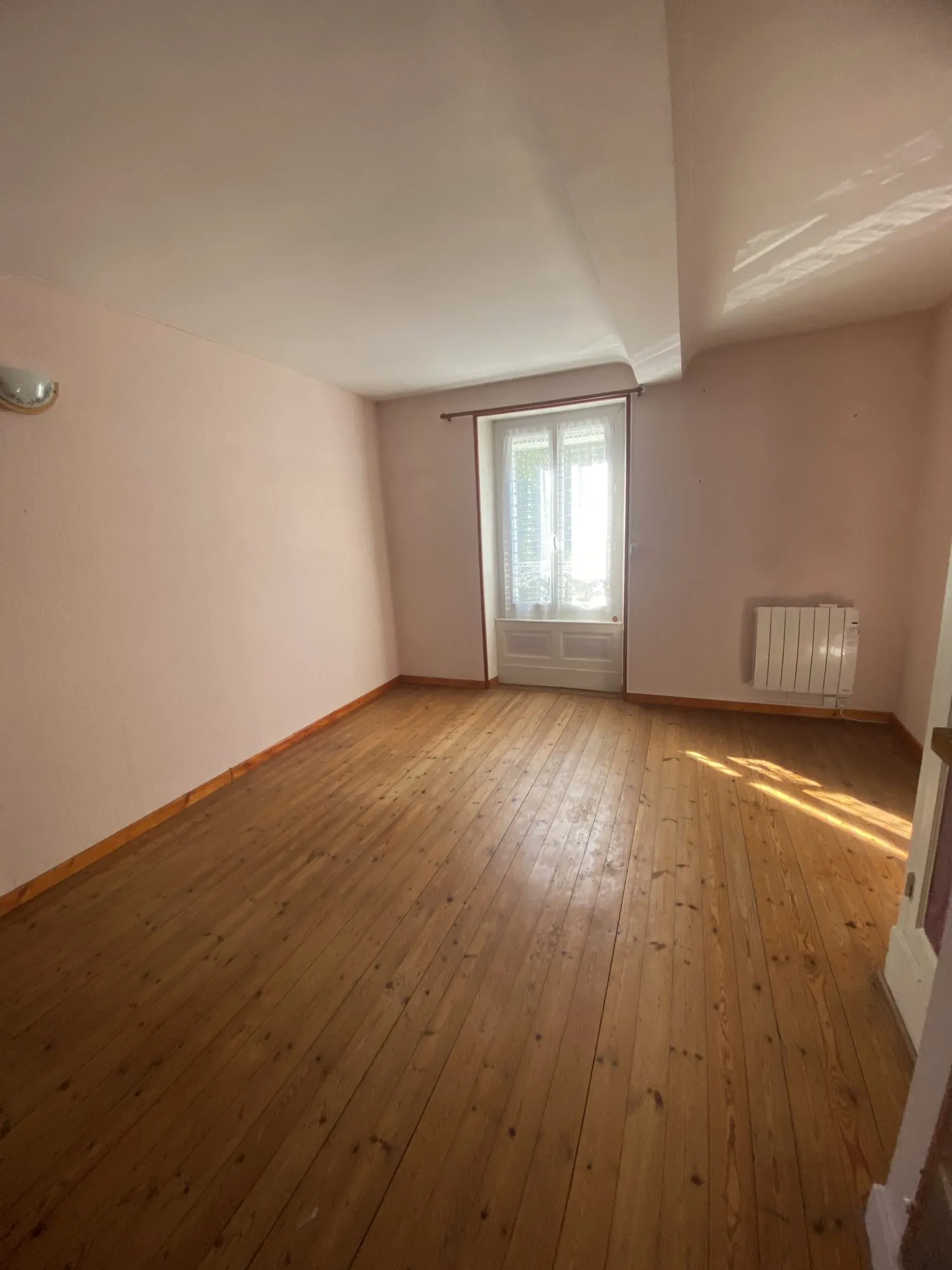 Maison à rénover avec dépendance et grand terrain à Mézidon-Canon 