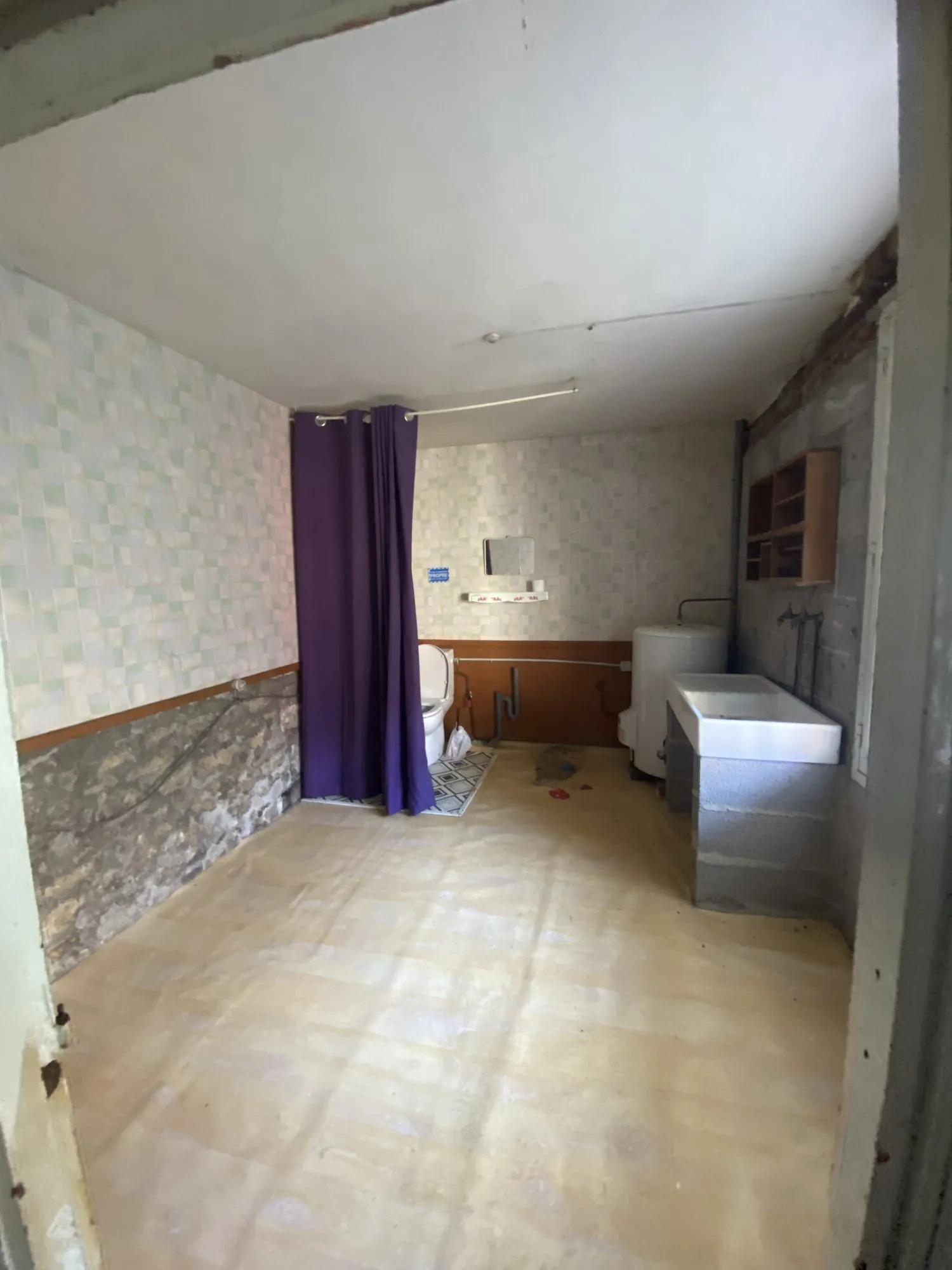 Maison à rénover avec dépendance et grand terrain à Mézidon-Canon 