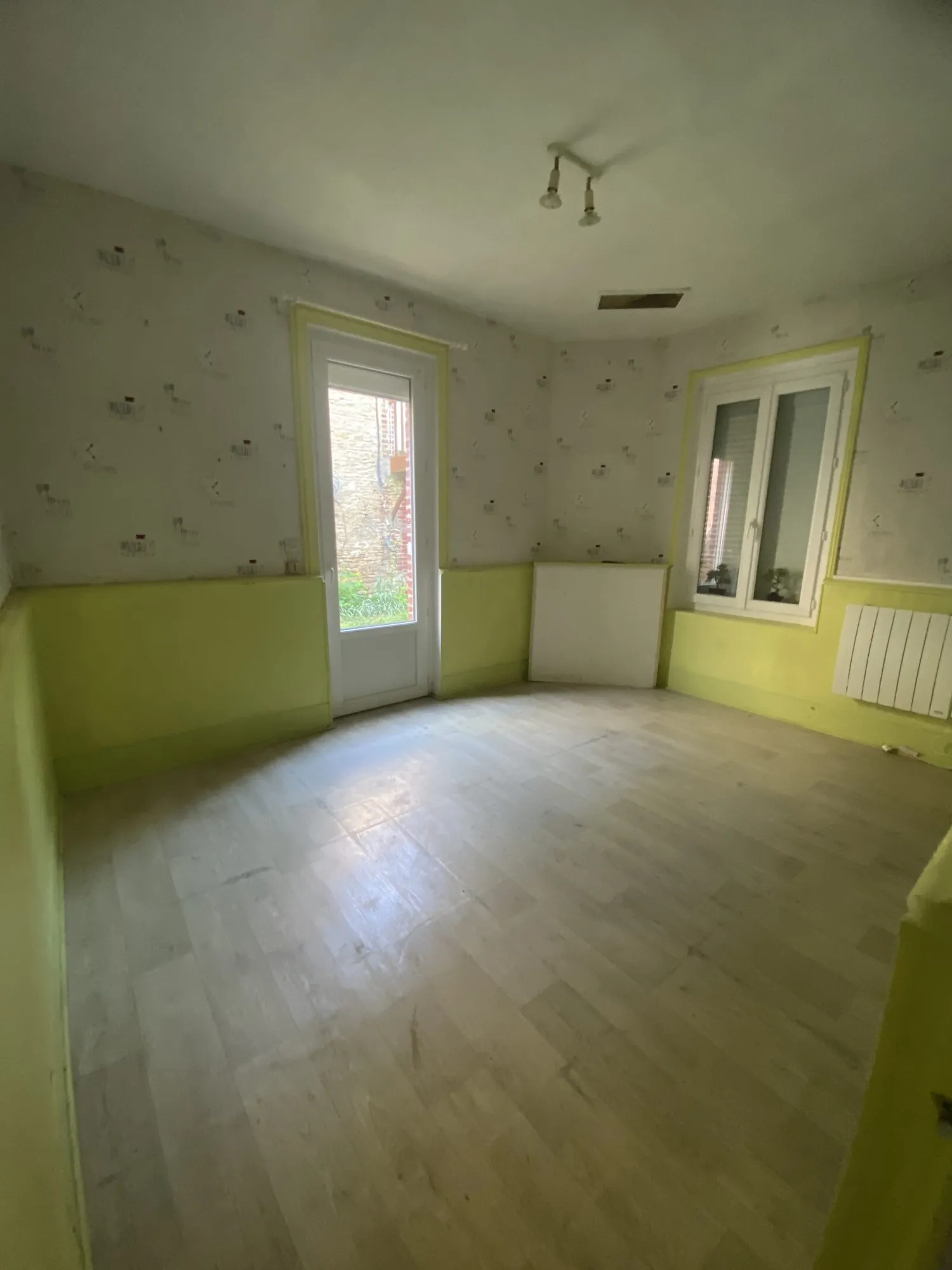 Maison à rénover avec dépendance et grand terrain à Mézidon-Canon 