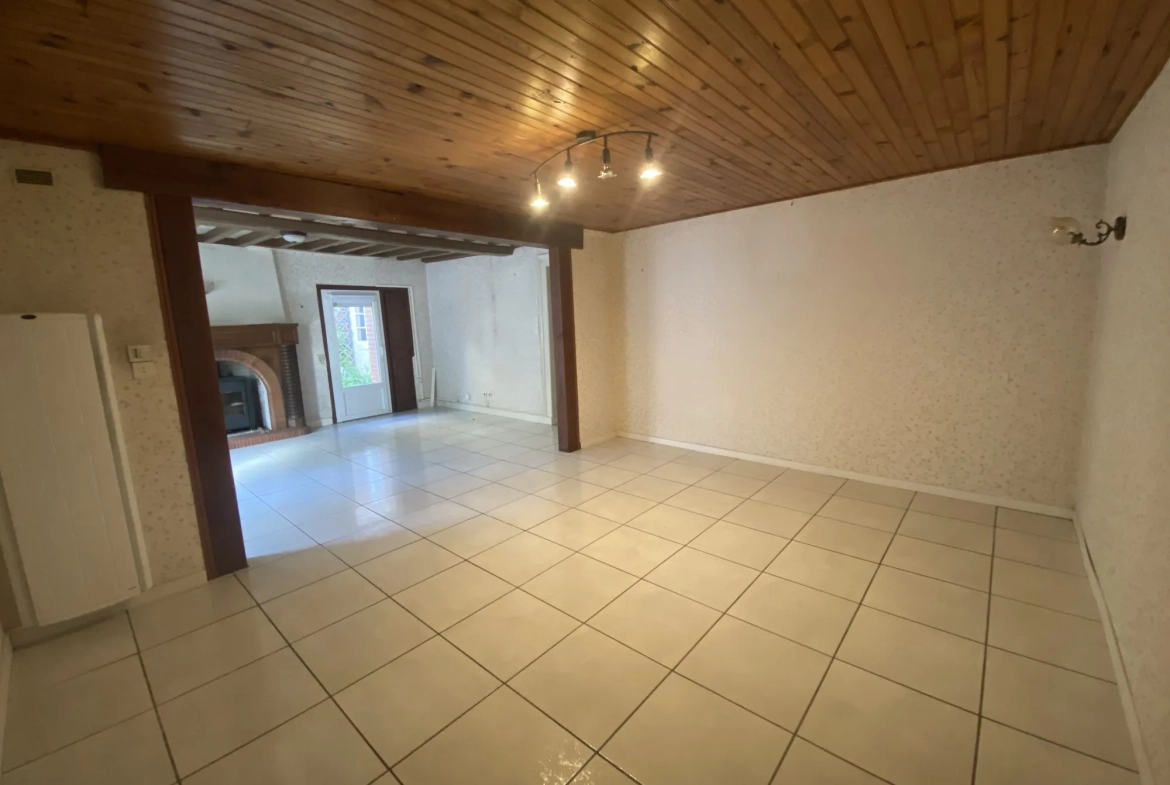 Maison à rénover avec dépendance et grand terrain à Mézidon-Canon 