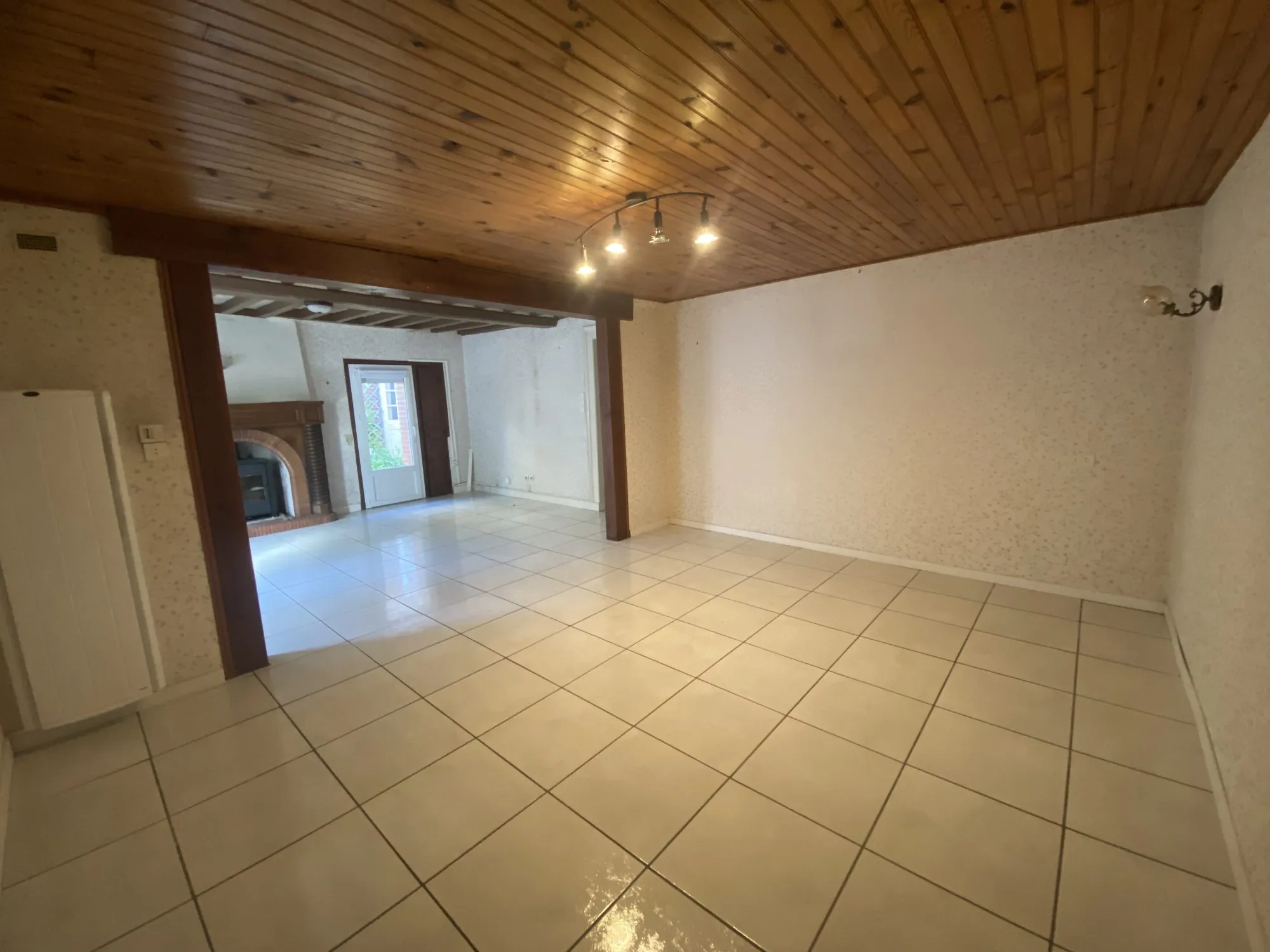 Maison à rénover avec dépendance et grand terrain à Mézidon-Canon 
