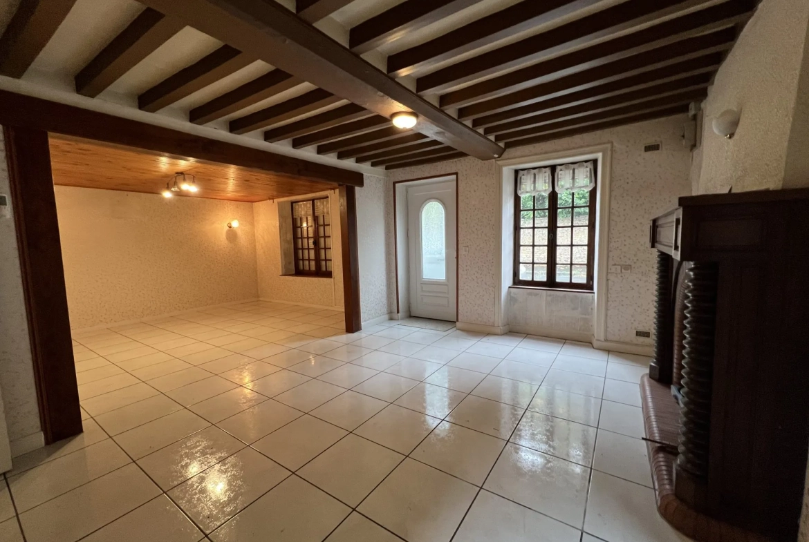 Maison à rénover avec dépendance et grand terrain à Mézidon-Canon 