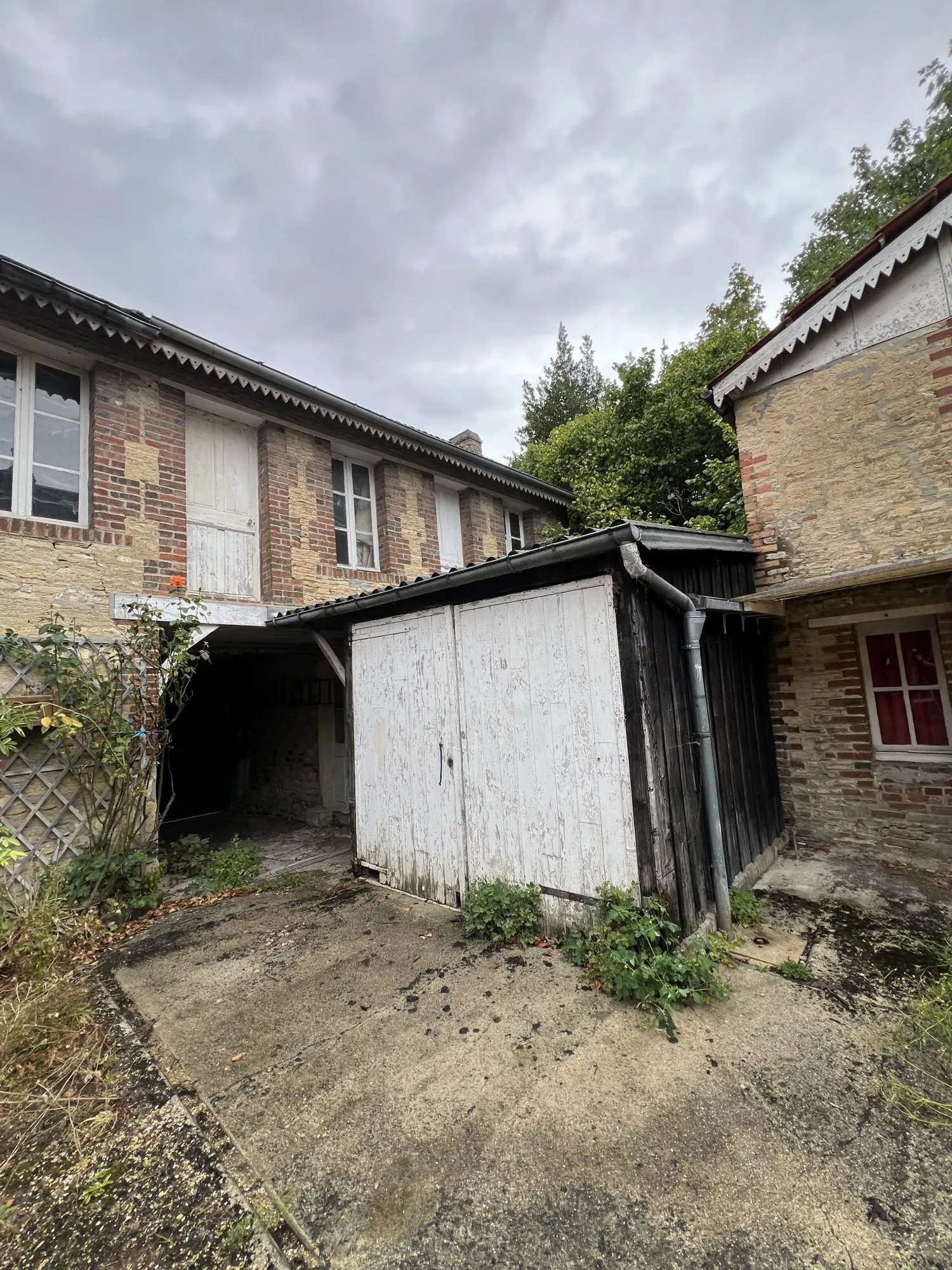 Maison à rénover avec dépendance et grand terrain à Mézidon-Canon 