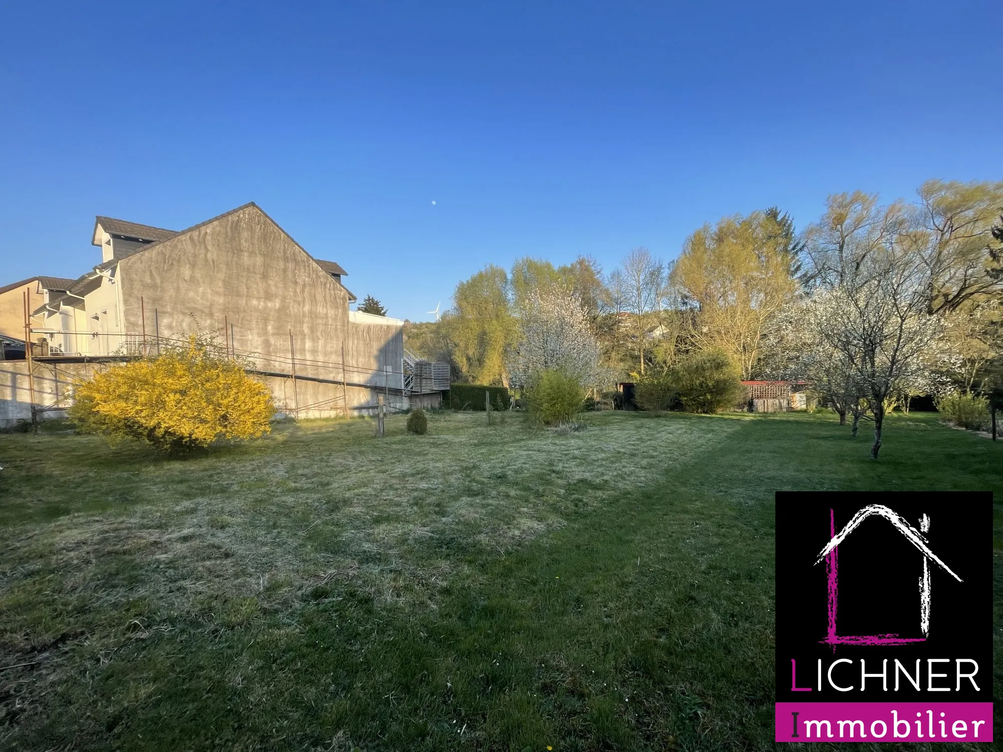 Terrain constructible de 6,65 ares à Bousbach, proche Forbach 