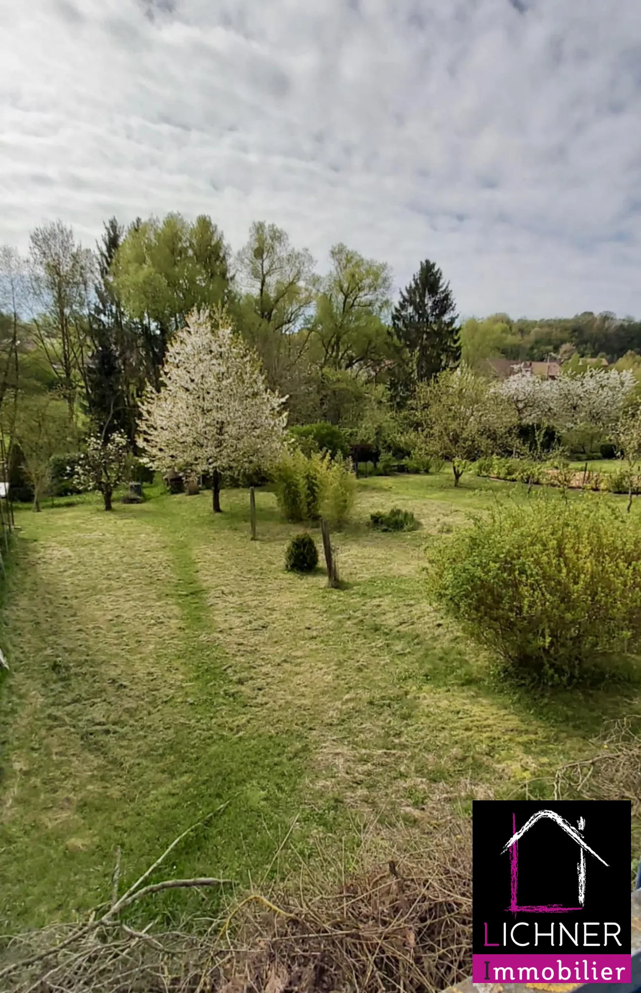 Terrain constructible de 6,65 ares à Bousbach, proche Forbach 