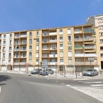 Appartement traversant de 55 m² à Grasse - Centre-ville avec Balcon