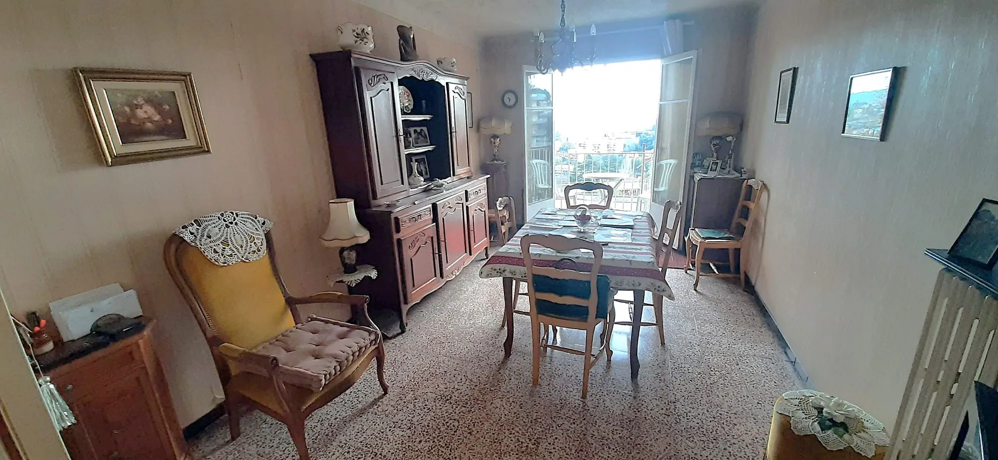 Appartement traversant de 55 m² à Grasse - Centre-ville avec Balcon 