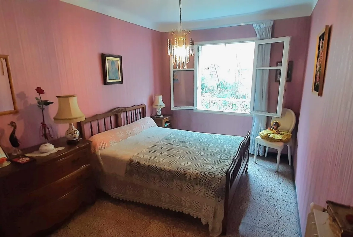 Appartement traversant de 55 m² à Grasse - Centre-ville avec Balcon 