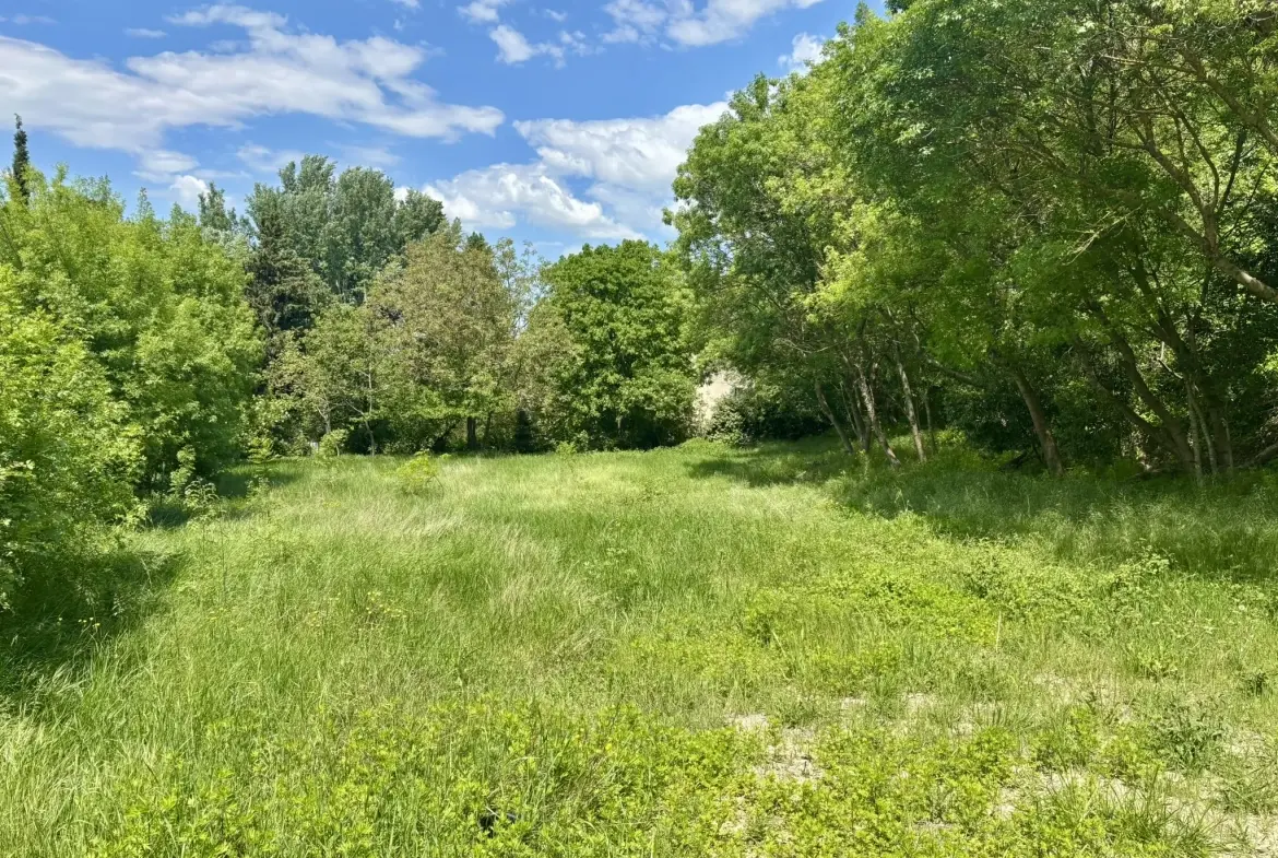Terrain constructible de 1800 m² à Colonzelle proche Grignan 