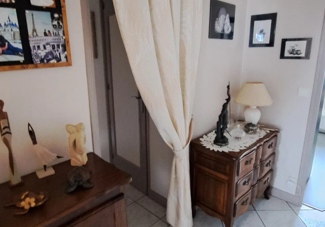 Appartement T4 à vendre à Chilly-Mazarin avec piscine et tennis 