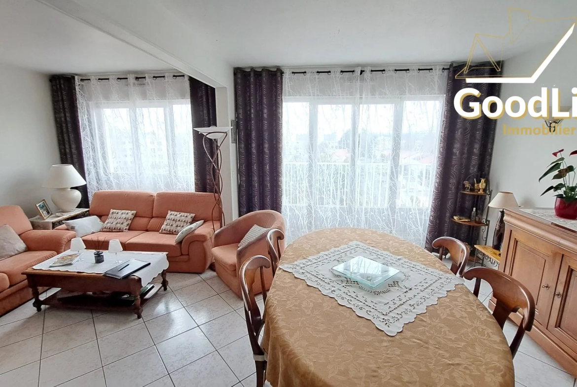 Appartement T4 à vendre à Chilly-Mazarin avec piscine et tennis 