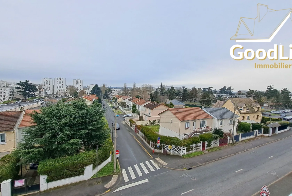 Appartement T4 à vendre à Chilly-Mazarin avec piscine et tennis 