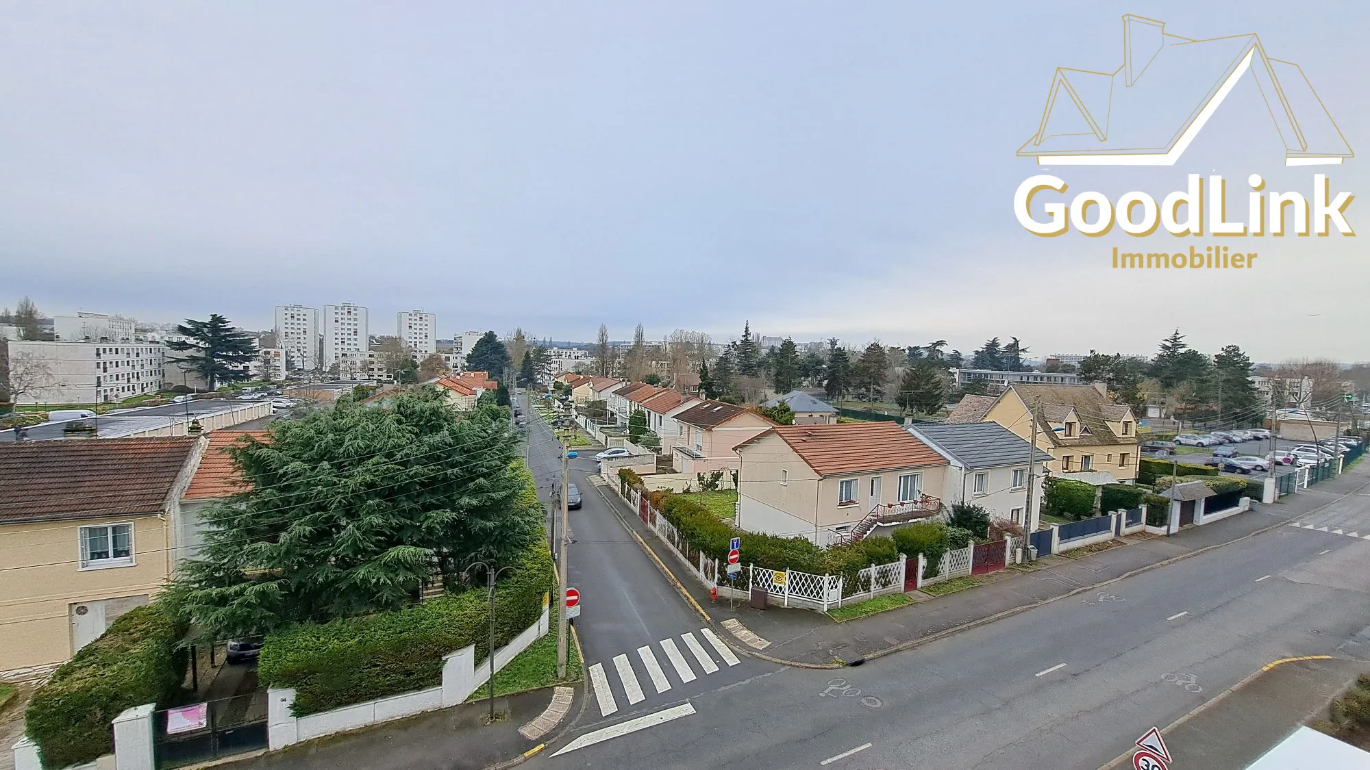Appartement T4 à vendre à Chilly-Mazarin avec piscine et tennis 