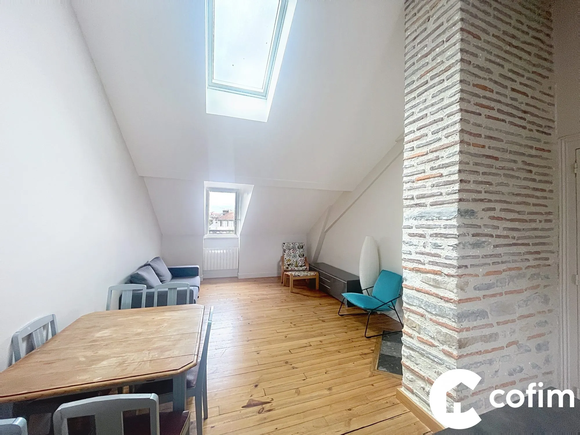 Appartement 2 pièces rénové avec vue sur Pyrénées à Pau 