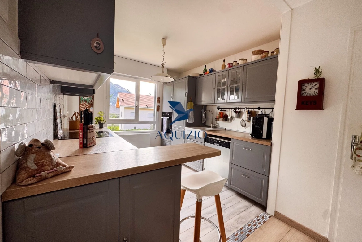 Appartement T2 rénové avec balcon et cave à Scionzier - Excellente localisation 