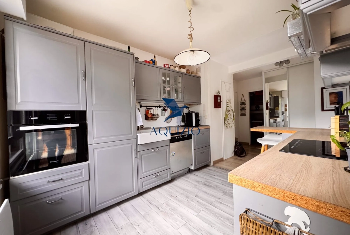 Appartement T2 rénové avec balcon et cave à Scionzier - Excellente localisation 