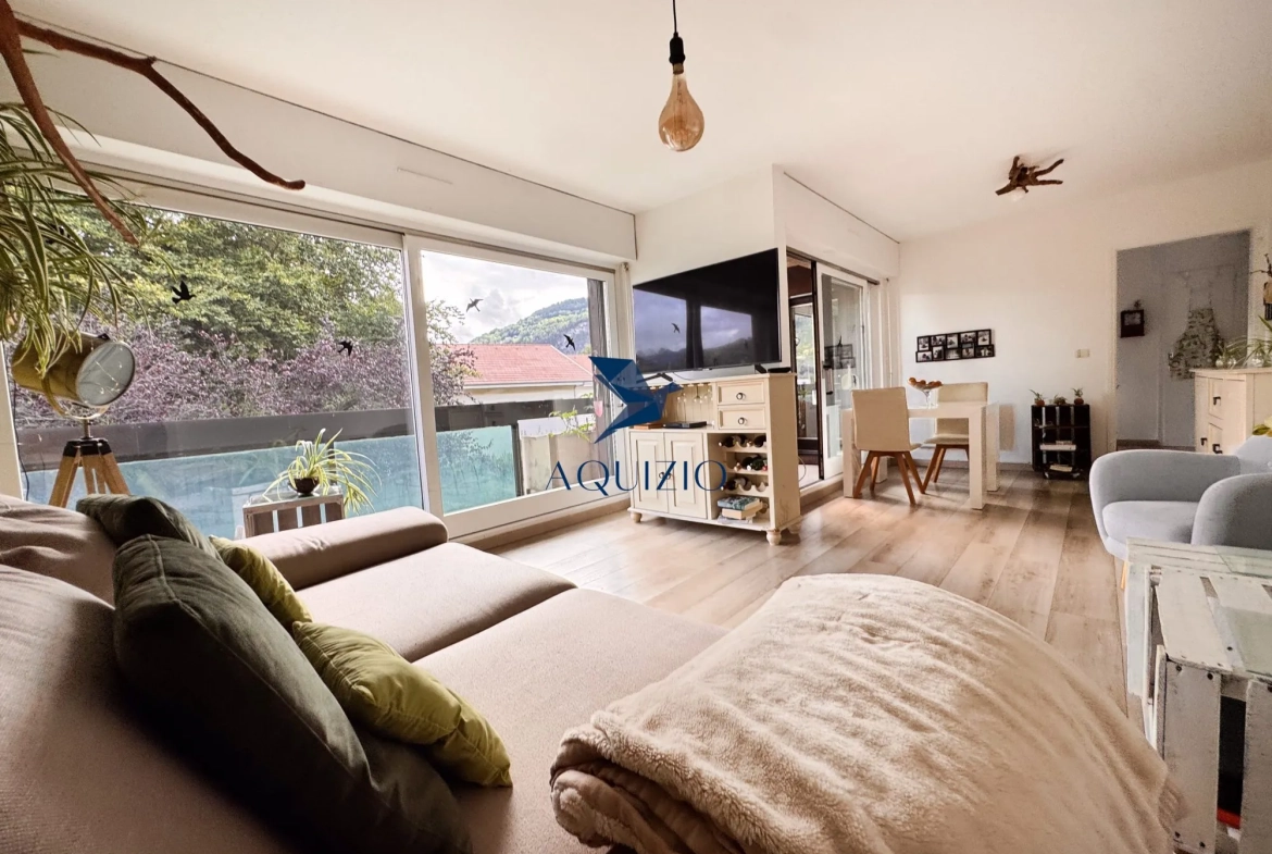 Appartement T2 rénové avec balcon et cave à Scionzier - Excellente localisation 