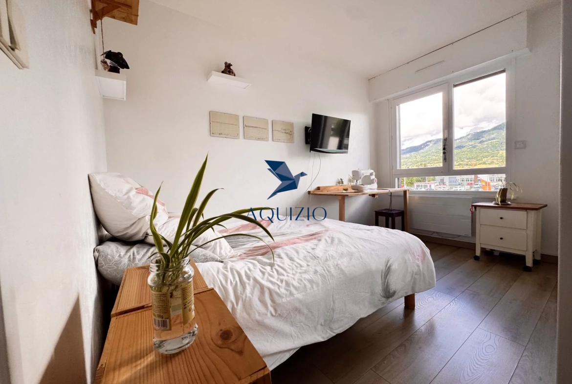 Appartement T2 rénové avec balcon et cave à Scionzier - Excellente localisation 