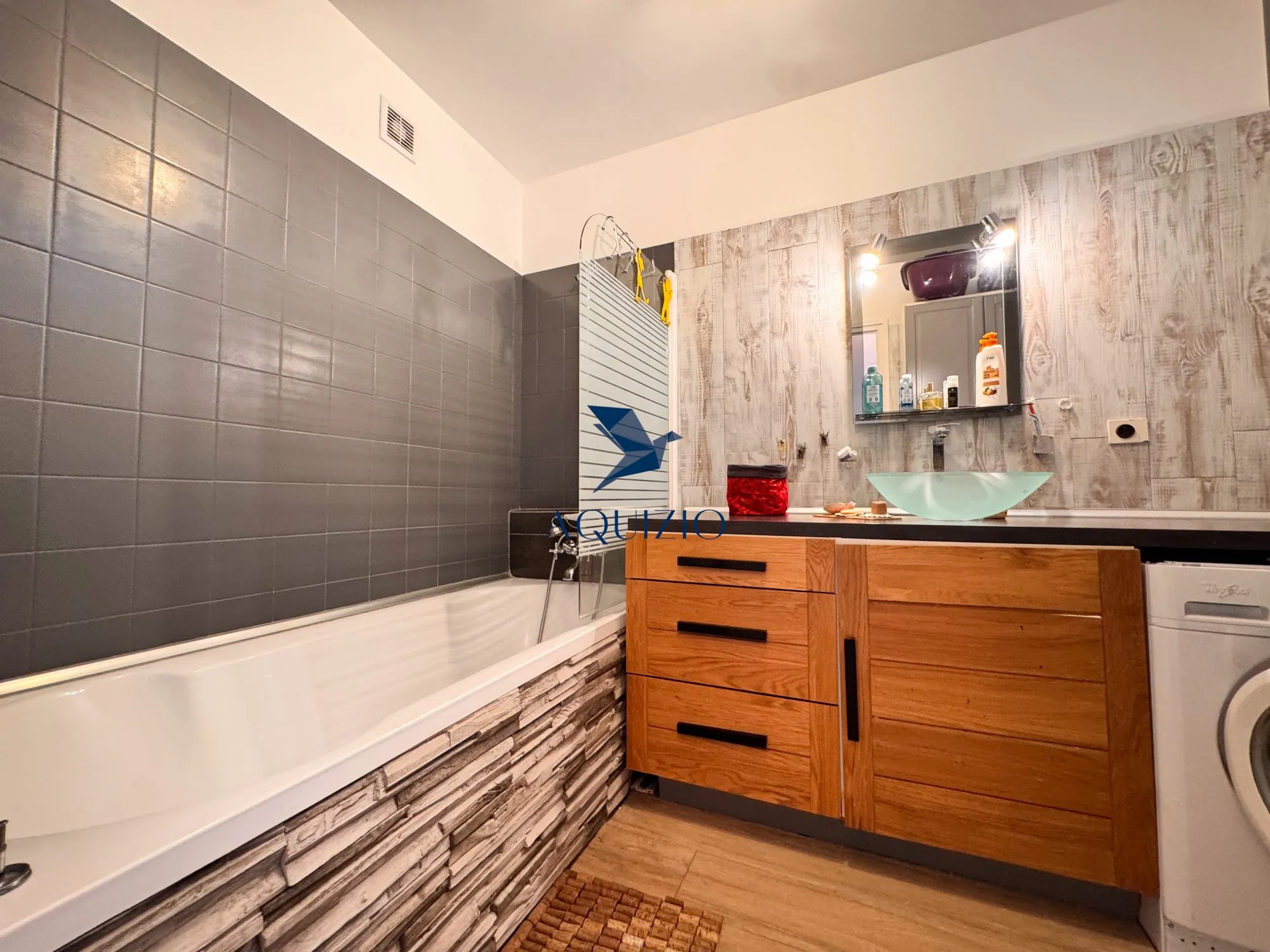Appartement T2 rénové avec balcon et cave à Scionzier - Excellente localisation 