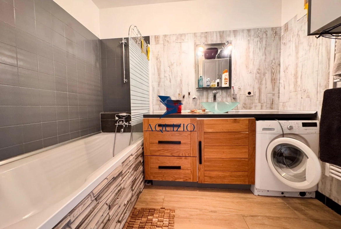 Appartement T2 rénové avec balcon et cave à Scionzier - Excellente localisation 