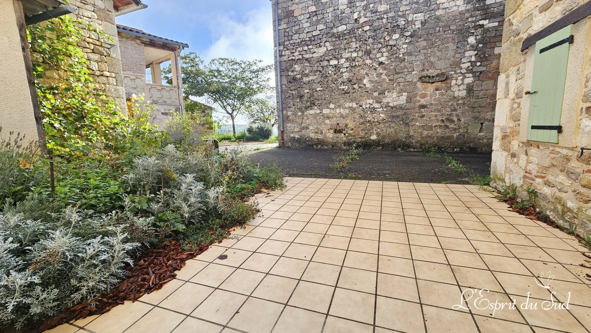 Maison de village en pierre de 162 m² avec terrain à Campagnac, Gaillac à vendre 
