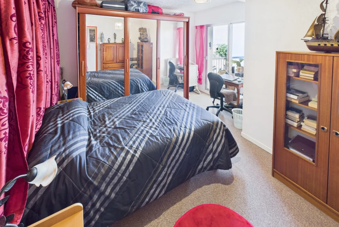 Appartement lumineux avec terrasse et cave à Narbonne - Dernier étage 