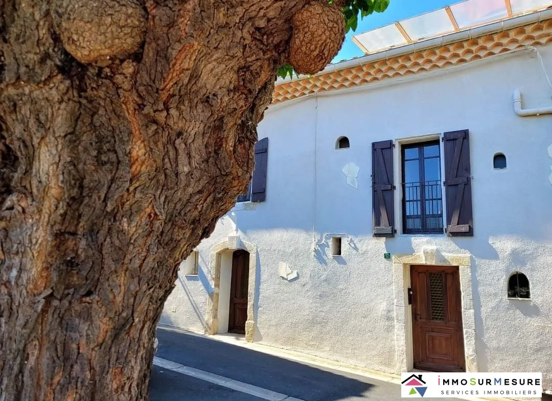 Maison de ville à Pouzolles de 130 m² avec terrasse et vue exceptionnelle 