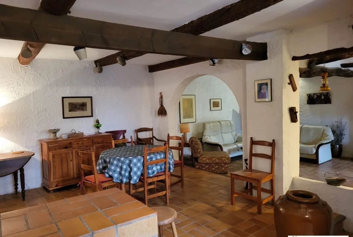 Maison de ville à Pouzolles de 130 m² avec terrasse et vue exceptionnelle 