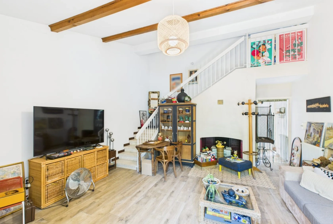 Charmante maison de ville à vendre avec jardin et garage à Carcassonne 