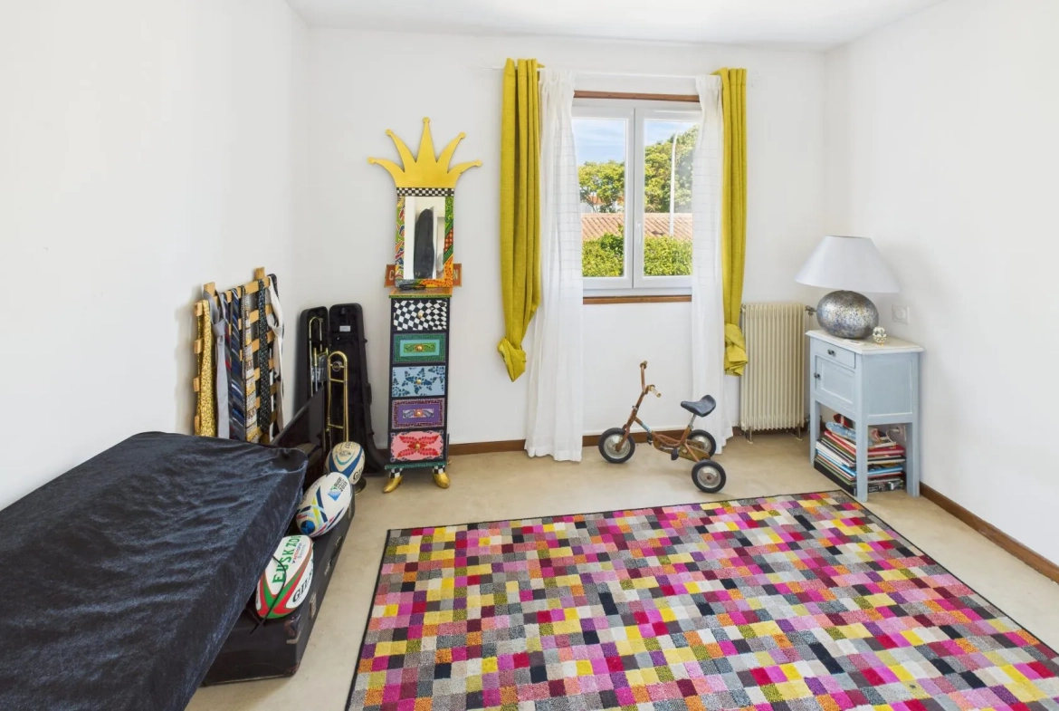 Charmante maison de ville à vendre avec jardin et garage à Carcassonne 