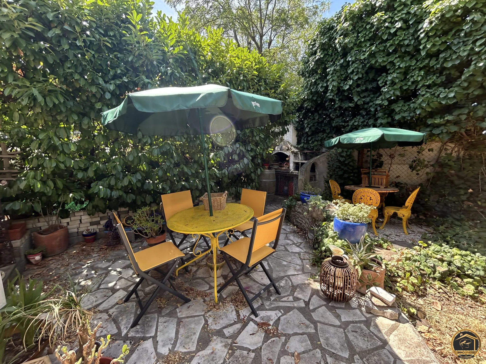 Charmante maison de ville à vendre avec jardin et garage à Carcassonne 