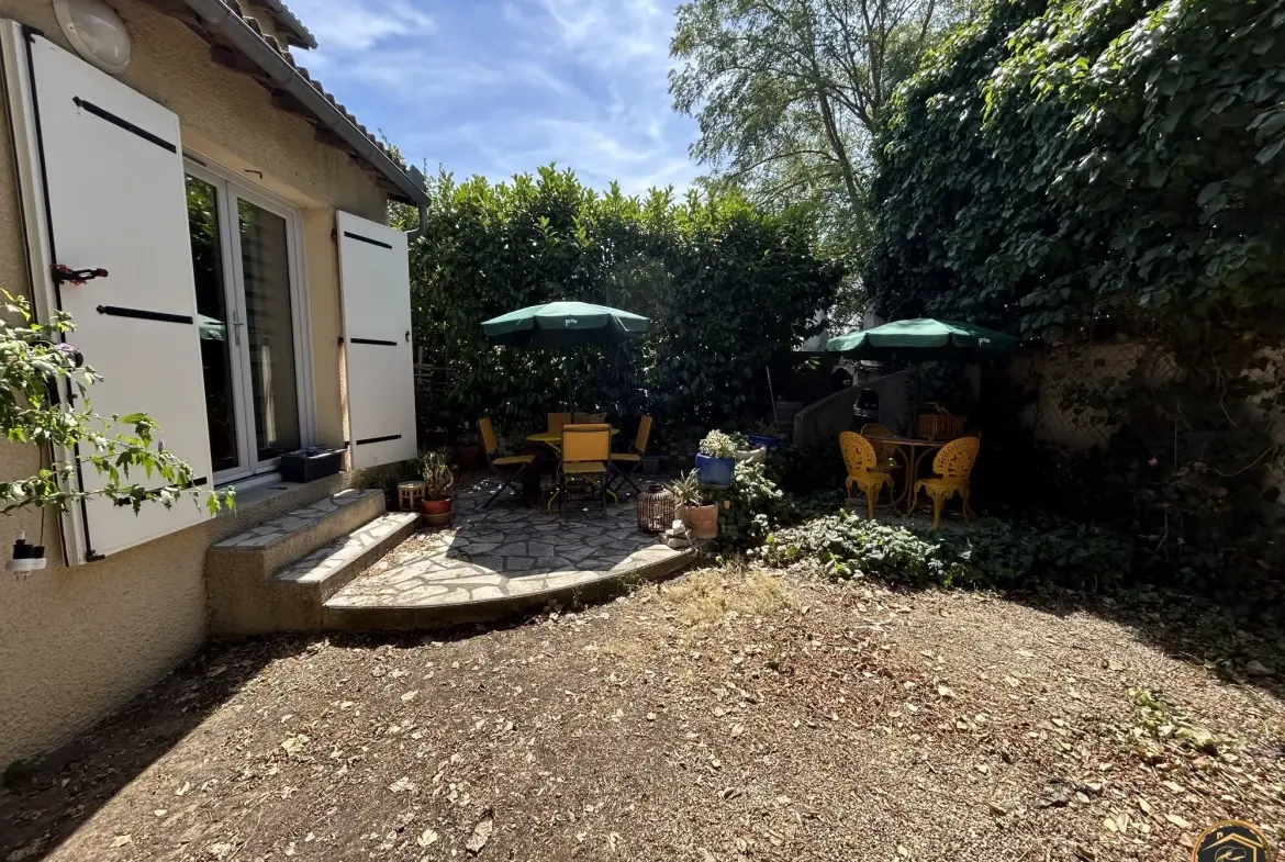 Charmante maison de ville à vendre avec jardin et garage à Carcassonne 