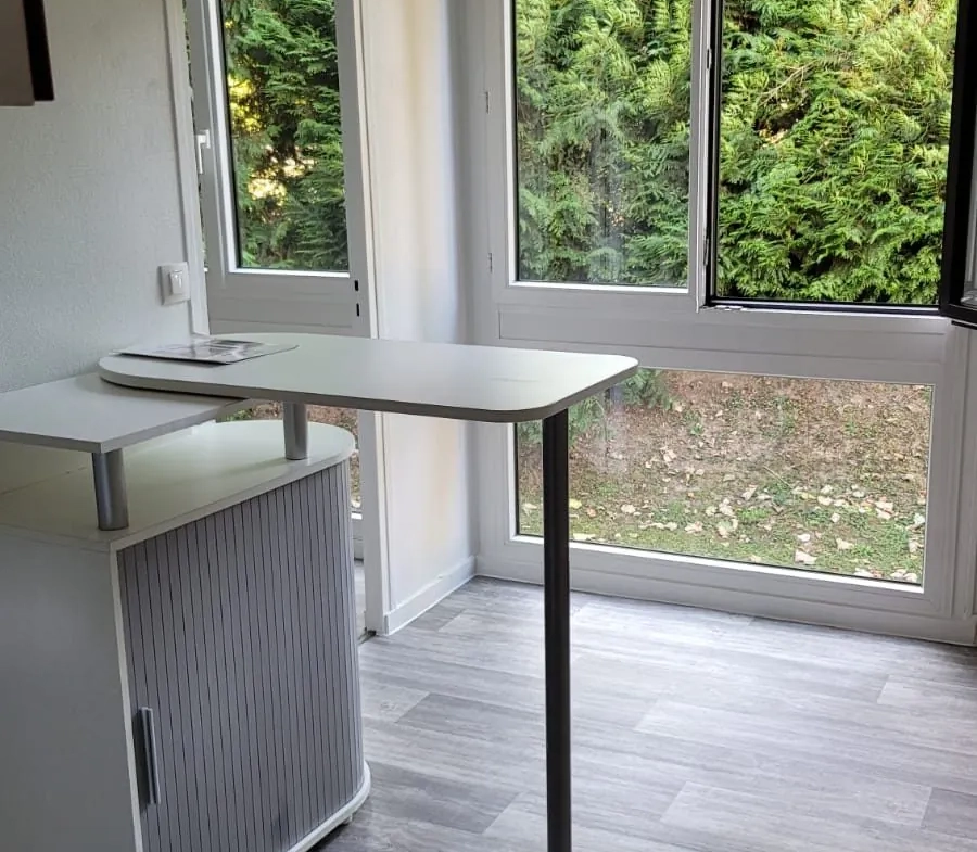 Appartement T1/2 rénové à vendre à Fontenay-le-Fleury proche commodités 