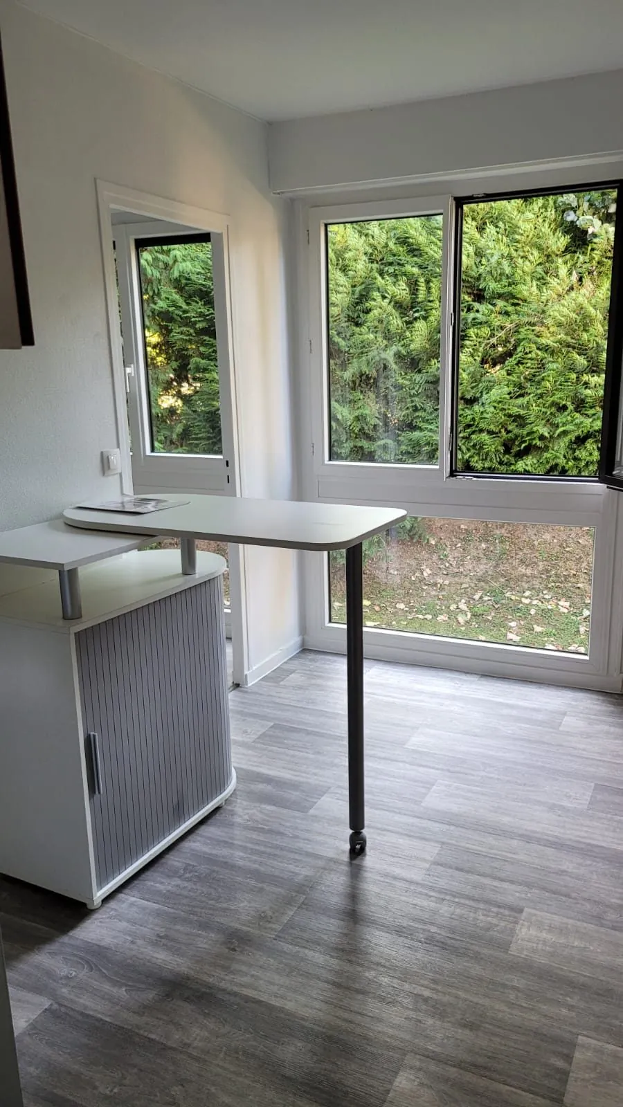 Appartement T1/2 rénové à vendre à Fontenay-le-Fleury proche commodités 