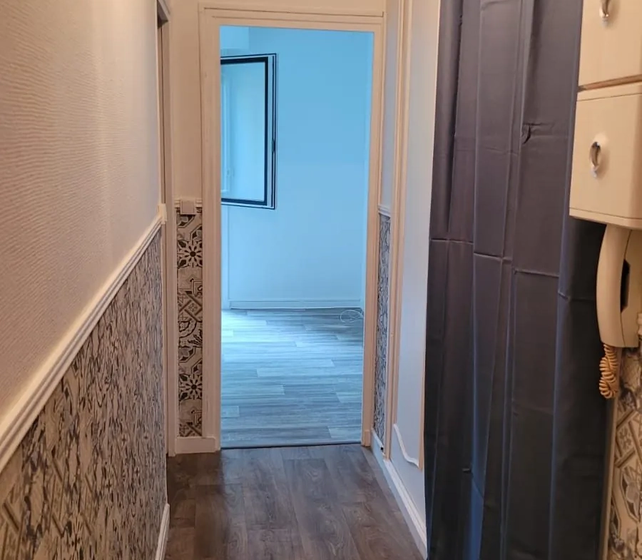 Appartement T1/2 rénové à vendre à Fontenay-le-Fleury proche commodités 