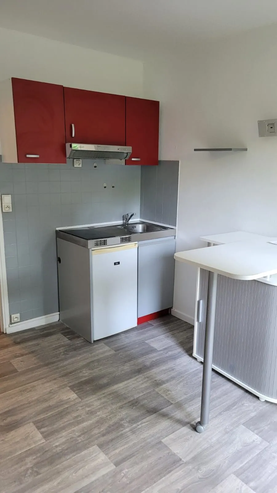 Appartement T1/2 rénové à vendre à Fontenay-le-Fleury proche commodités 