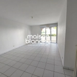 Séjour Appartement T2 lumineux à vendre à Parthenay — Loges, 45 m² avec terrasse