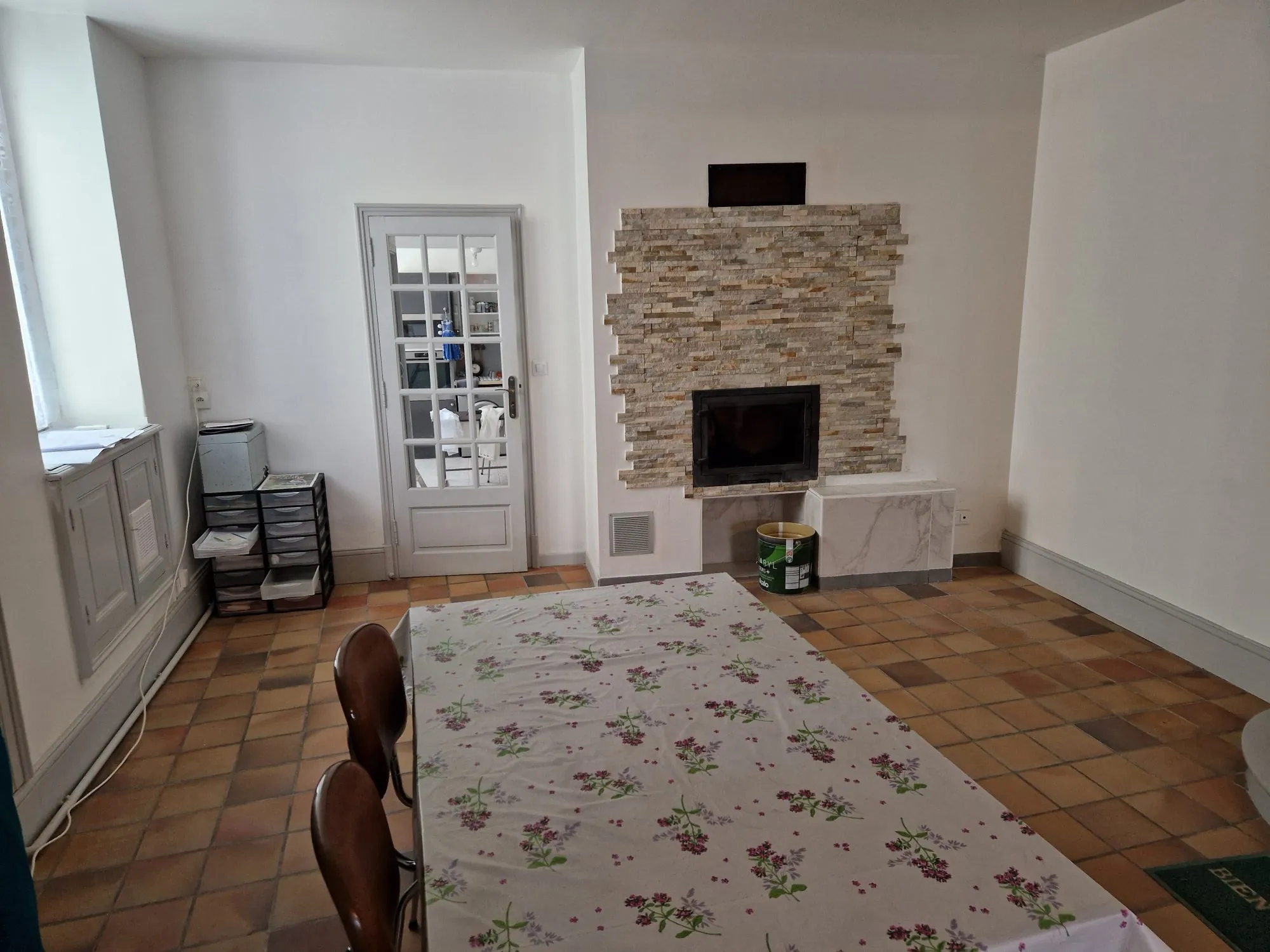 Maison à vendre au centre de Marolles-les-Braults avec 3 chambres et chauffage pompe à chaleur 