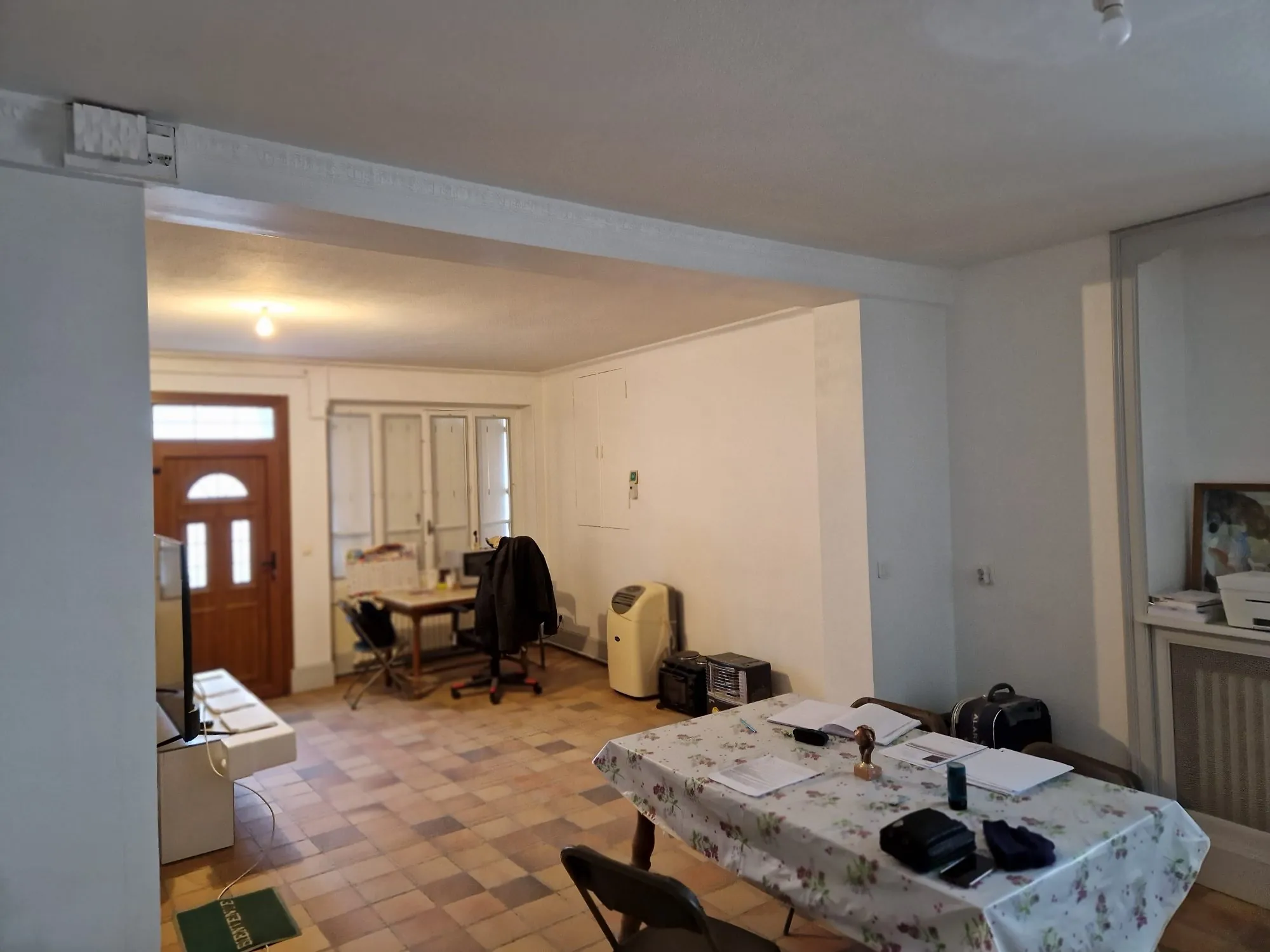 Maison à vendre au centre de Marolles-les-Braults avec 3 chambres et chauffage pompe à chaleur 