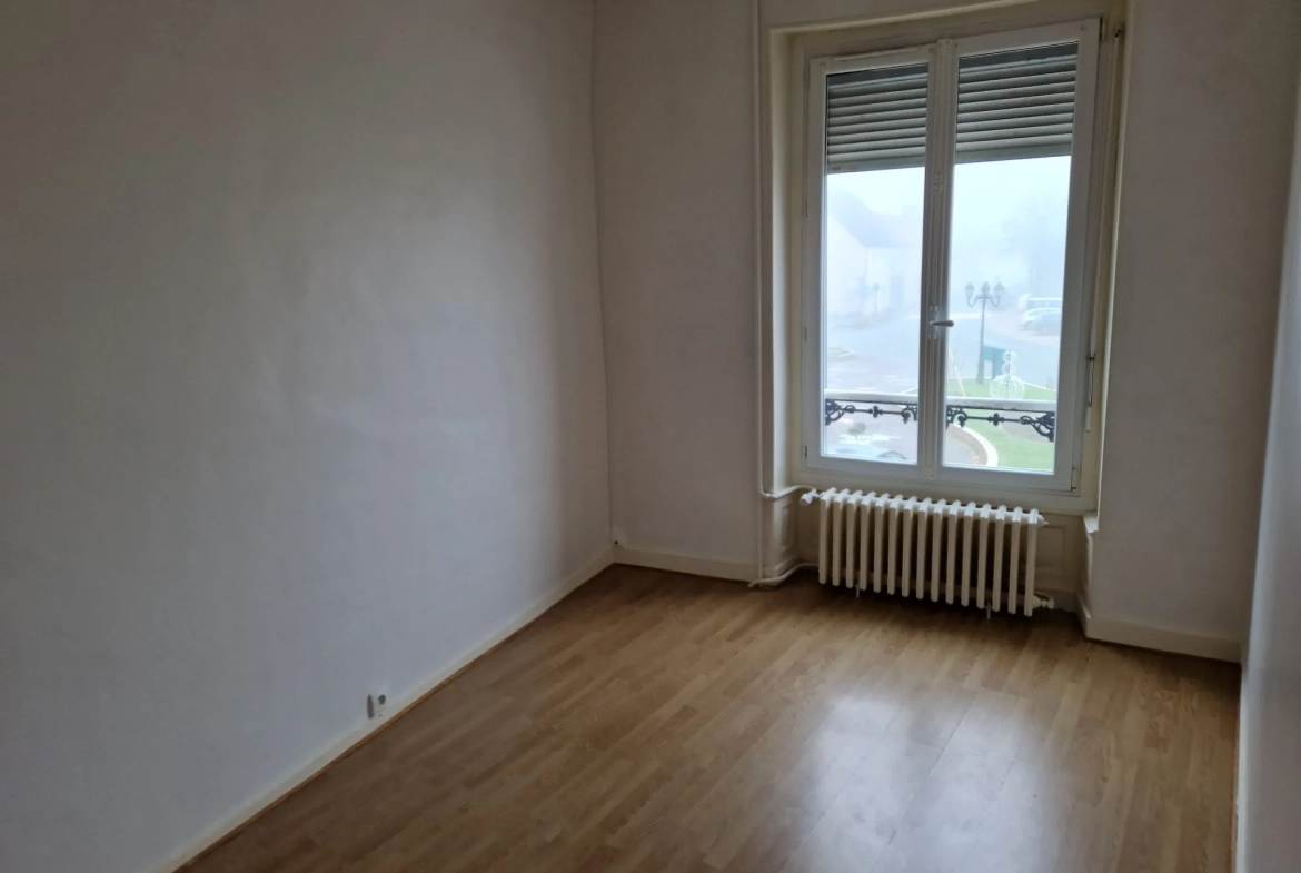 Maison à vendre au centre de Marolles-les-Braults avec 3 chambres et chauffage pompe à chaleur 
