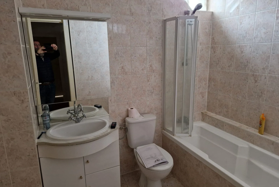 Maison à vendre au centre de Marolles-les-Braults avec 3 chambres et chauffage pompe à chaleur 