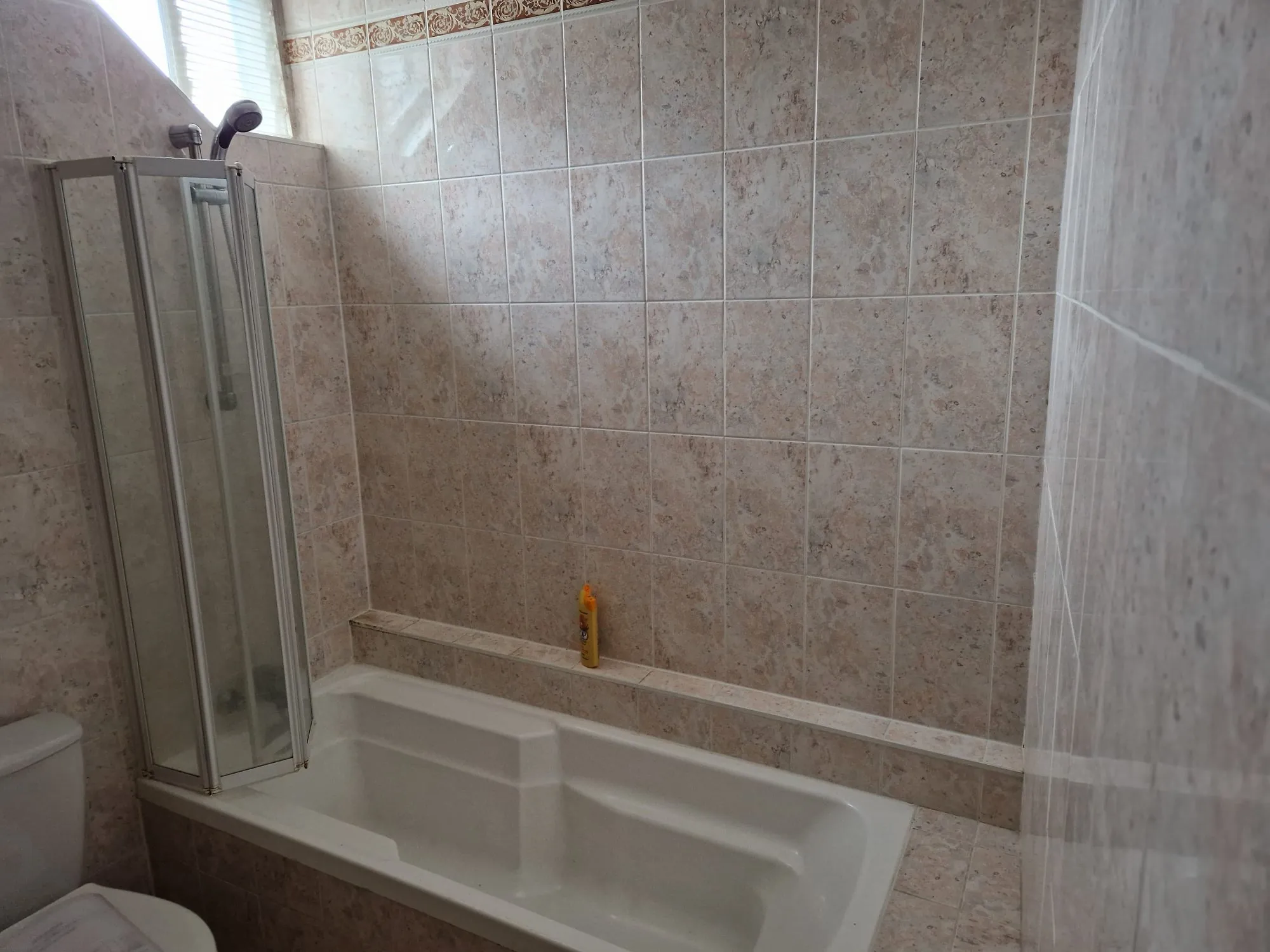 Maison à vendre au centre de Marolles-les-Braults avec 3 chambres et chauffage pompe à chaleur 