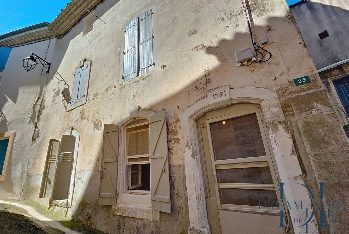 Maison de caractère à Margon avec 3 chambres et grenier aménageable 