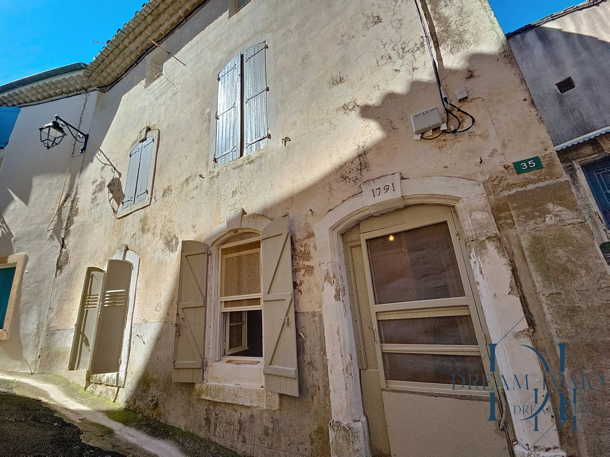 Maison de caractère à Margon avec 3 chambres et grenier aménageable 