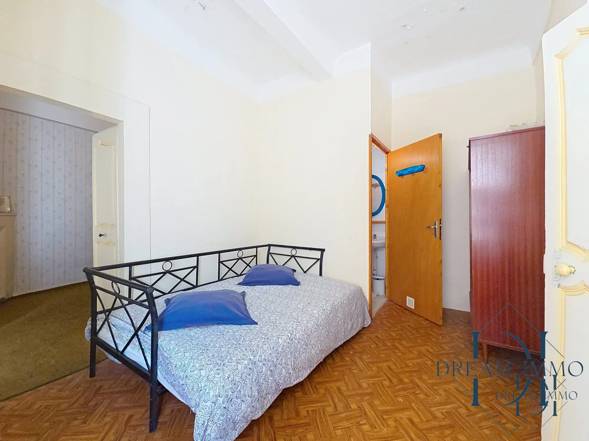 Maison de caractère à Margon avec 3 chambres et grenier aménageable 