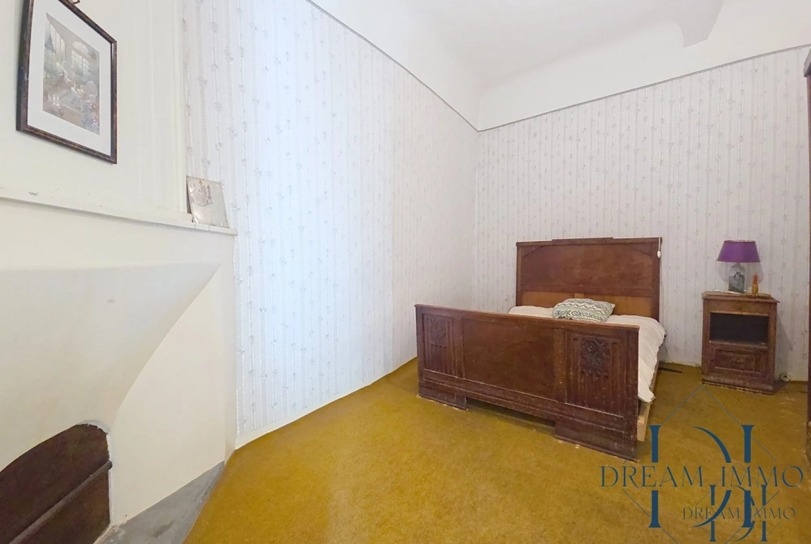 Maison de caractère à Margon avec 3 chambres et grenier aménageable 