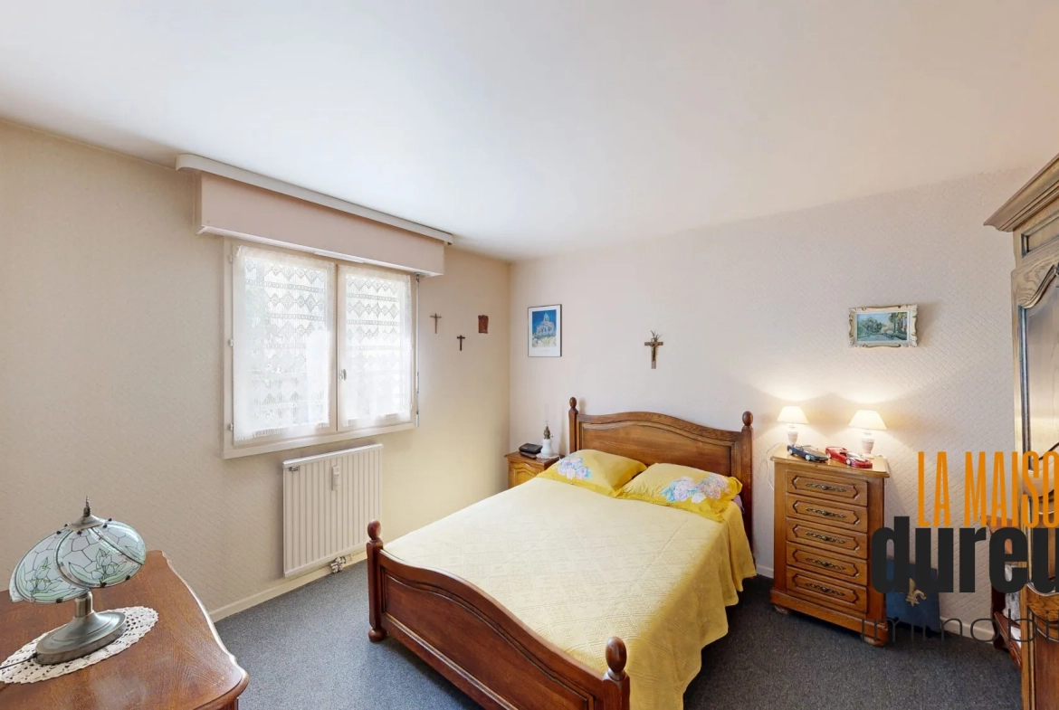 Appartement T2 à Gray proche des quais de Saône avec garage et cave 